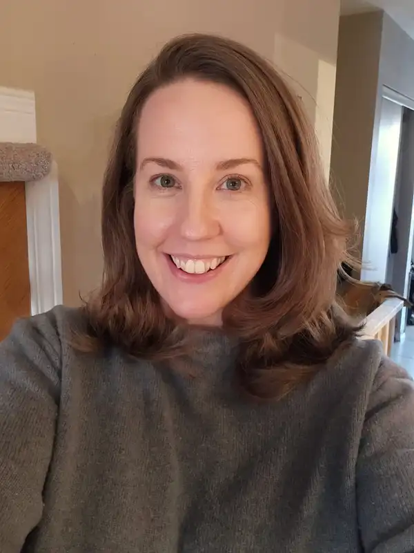 Róisín Dunsby — City of Hamilton Wedding Officiant